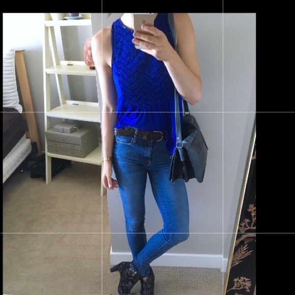 Sleeveless Blouse w/ Sequin & Texture Detailing - Picture 2 of 7